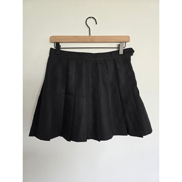 American Apparel Black Pleated Tennis Mini Skirt Sz S NWOT Classic Y2K Style - Picture 1 of 3